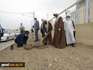 در راستای پویش ملی همکاشت غرس نهال با همکاری ناحیه مقاومت بسیج و سازمان تبلیغات شهرستان خاتم انجام شد .