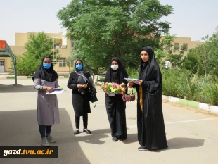 خوش آمد گویی به دانشجویان در اولین هفته حضور دانشجویان بومی وغیر بومی در کنار هم در آموزشکده فنی دختران میبد
 3