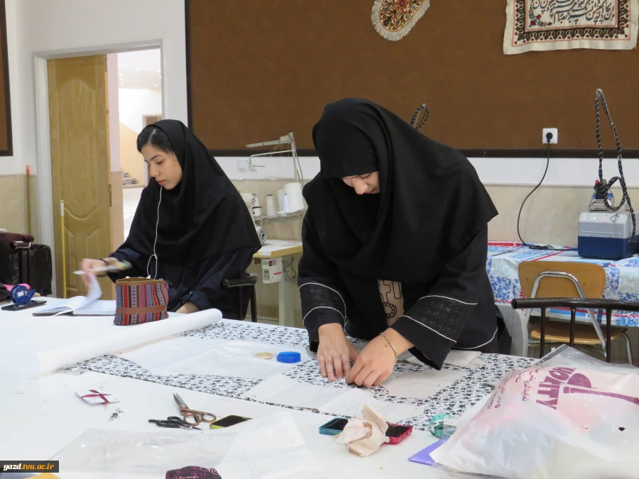 پویایی ونشاط دانشجویان آموزشکده فنی دختران میبد با بازگشایی خوابگاه به روایت تصویر
 3