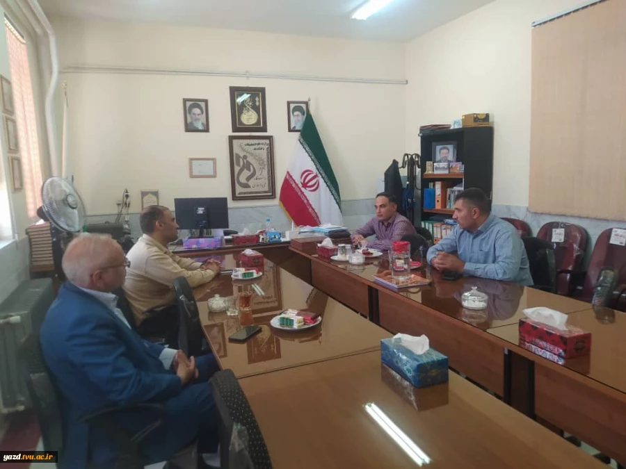 ازدید تیم نظارت و ارزیابی دانشگاه فنی و حرفه ای از آموزشکده فنی شریف ابرکوه 2