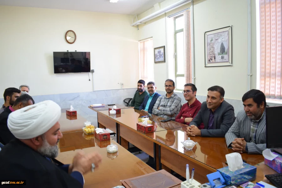 مراسم تجلیل از ایثارگر بازنشسته دانشکده فنی شریف ابرکوه برگزار شد 5