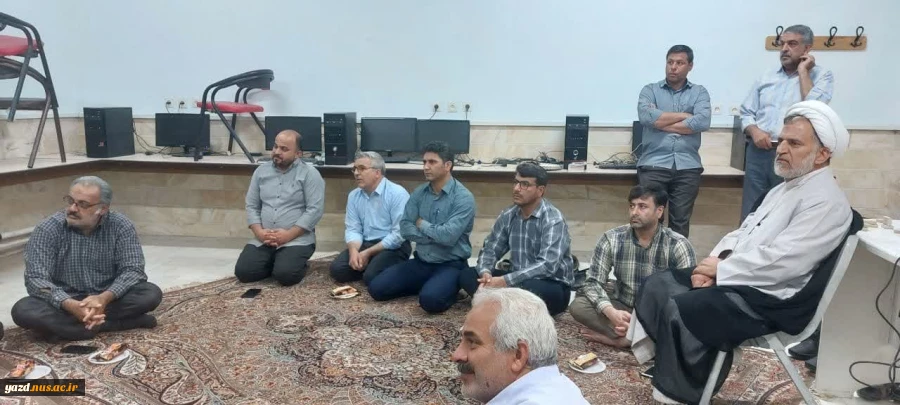به مناسبت سالروز ورود آزادگان غیور به میهن اسلامی، نشستی صمیمانه با حضور آزاده سرافراز حسین ملاحسینی که نزدیک به سه سال در بند اسارت در کشور عراق بوده اند در آموزشکده فنی وحرفه ای شهید بهشتی اردکان با حضور حجت الاسلام حاج آقا غضنفری مسئول نمایندگی نهاد ره