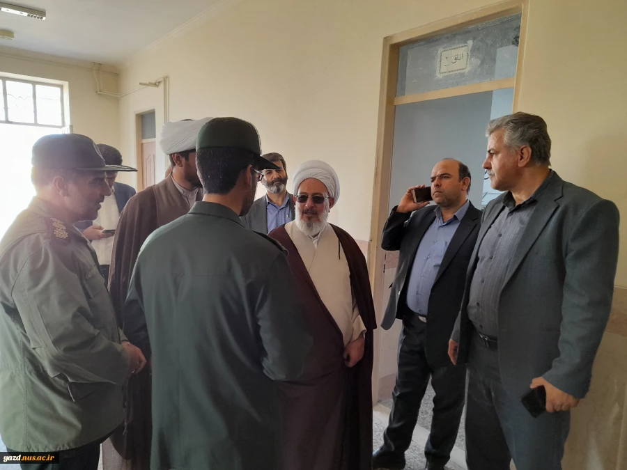 بازدید فرماندار و امام جمعه تفت از آموزشکده فنی شهید مطهری
 5