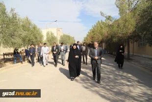 دکتر مهدی تقوایی مشاور عالی استاندار یزد به همراه جمعی از مسئولین استانی وشهرستانی ، از کارگاه ها و آزمایشگاه های آموزشکده فنی شهید بهشتی اردکان بازدید به عمل آورده و از نزدیک در جریان مسائل و مشکلات این آموزشکده قرار گرفتند. 5