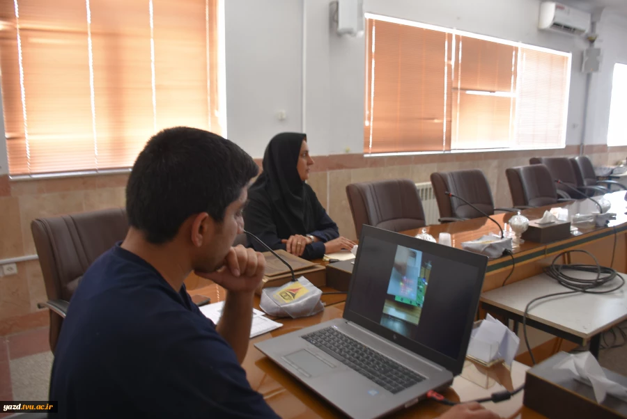 برگزاری جلسه پیش‌دفاع از ایدۀ متقاضیان استقرار در مرکز رشد دانشگاه فنی و حرفه‌ای استان یزد 2