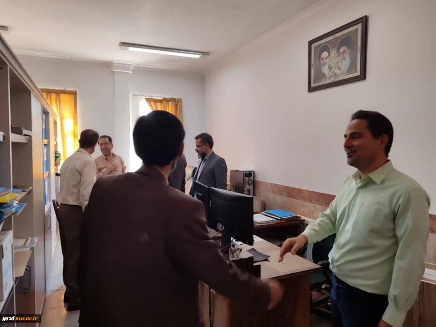 حضور ریاست دانشگاه ملی مهارت استان یزد در اتاق همکاران و کارگاه ها جهت تبریک سال نو 7