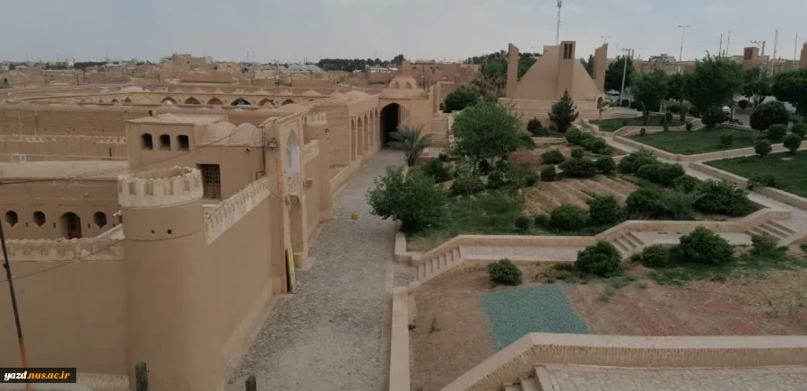 بازدید دانشجویان رشته عکاسی آموزشکده ملی مهارت دختران میبد از بافت تاریخی شاه عباسی میبد
 4