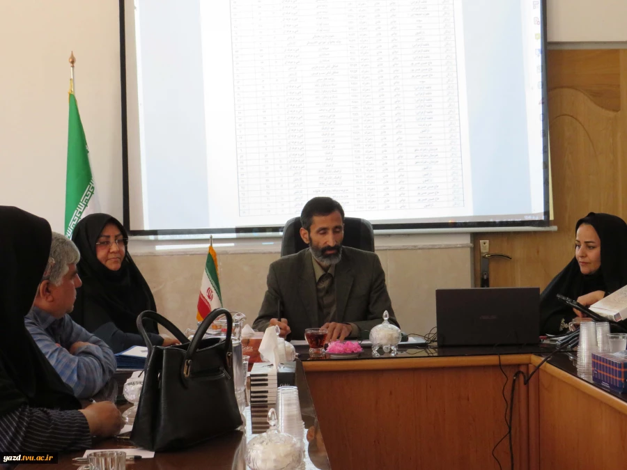 برگزاری جلسه با مدیران مدارس و هنرستان ها در آموزشکده ملی مهارت دختران میبد 8