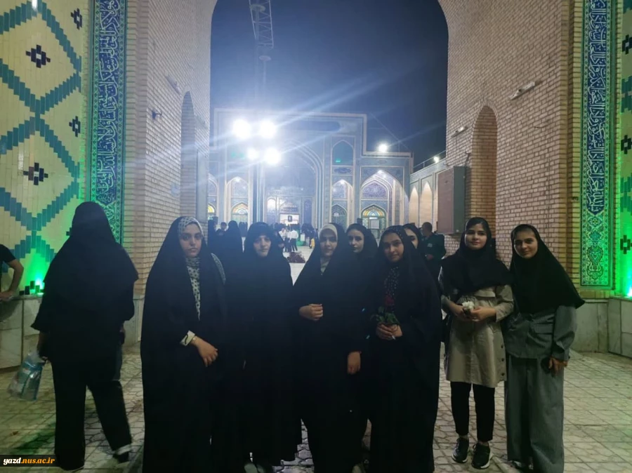 حضوردانشجویان آموزشکده ملی مهارت دختران میبد در برنامه گل والا به مناسبت آغاز دهه کرامت

 2