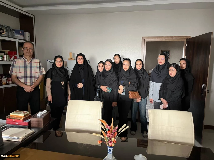 بازدیددانشجویان آموزشکده ملی مهارت دختران میبد از ساختمان گرافیک یزد
 2