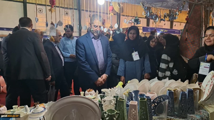 حضور آموزشکده ملی مهارت دختران میبد در هشتمین بازارچه دانشجویی ودستاوردهای مراکز دانشگاه ملی مهارت
 4