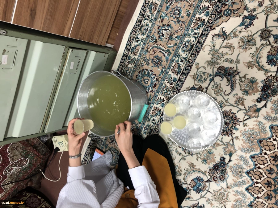 برگزاری جلسه ای دوستانه به مناسبت میلاد کریمه اهل بیت در خوابگاه دانشجویی شقایق آموزشکده ملی مهارت دختران میبد
 2
