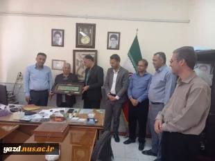 تقدیر از معلم پیشکسوت در آموزشکدهٔ شریف ابرکوه   2