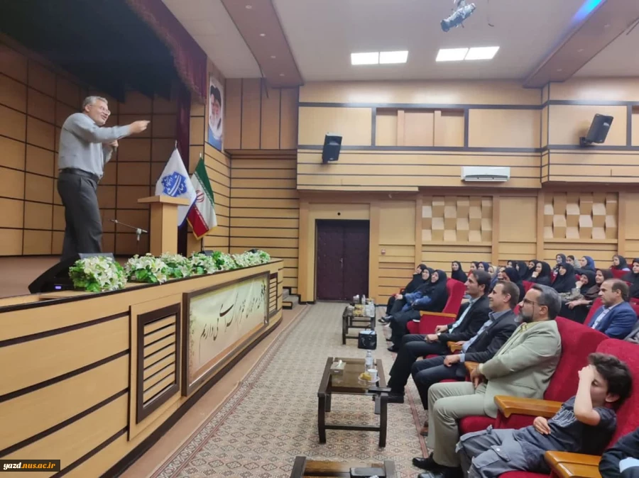 برگزاری مراسم بزرگداشت روز معلم و تجلیل از سرآمدان آموزشی در دانشگاه ملی مهارت استان یزد 8