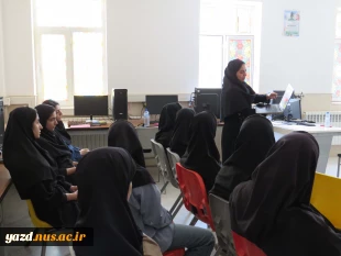 برگزاری سمینار با عنوان کارآفرینی در هنر با رویکرد هدفمندی وبرنامه محوری
 4
