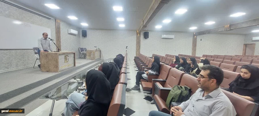 بازدید دانشجویان گرافیک آموزشکده ملی مهارت دختران میبد از شرکت کاشی گلچین میبد
 2