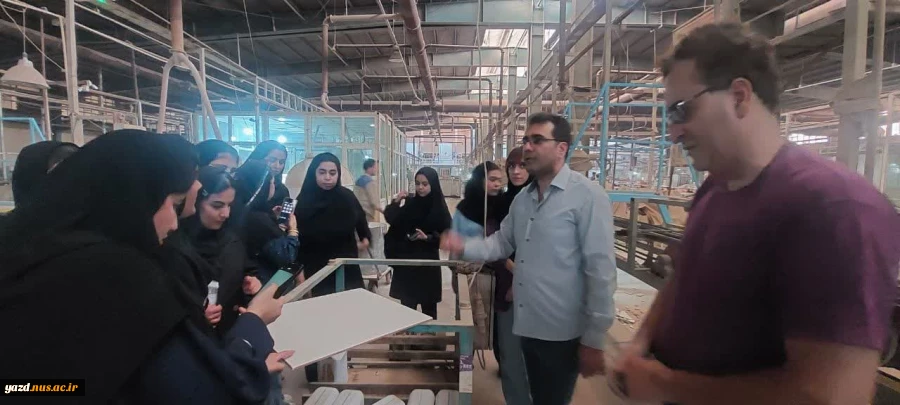 بازدید دانشجویان گرافیک آموزشکده ملی مهارت دختران میبد از شرکت کاشی گلچین میبد
 5