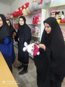 بازدید دانشجویان رشته طراحی دوخت از کارگاه تولید عروسک پرمون میبد
 4