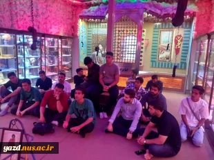 بازدید دانشجویان دانشگاه ملی مهارت یزد از گنجینه ایثار و شهادت اردکان به مناسبت سالروز آزادسازی خرمشهر 4
