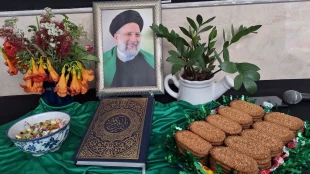 برگزاری ایستگاه صلواتی همزمان با فرارسیدن اولین سالگرد شهدای خدمت
 11