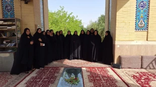 زیارت گلزار شهید گمنام همراه با قرائت زیارت عاشورا به مناسبت سوم خرداد سالگرد آزادسازی خرمشهر با حضور کارکنان آموزشکده ملی مهارت دختران میبد
 3